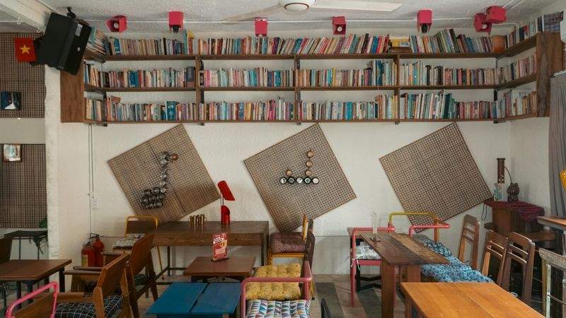Buchcafé Seitenklang 5